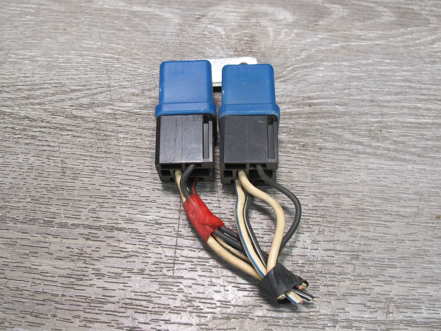 80-83 Datsun Nissan S130 280ZX Fuse Box Relay Pair 2523089977 OEM