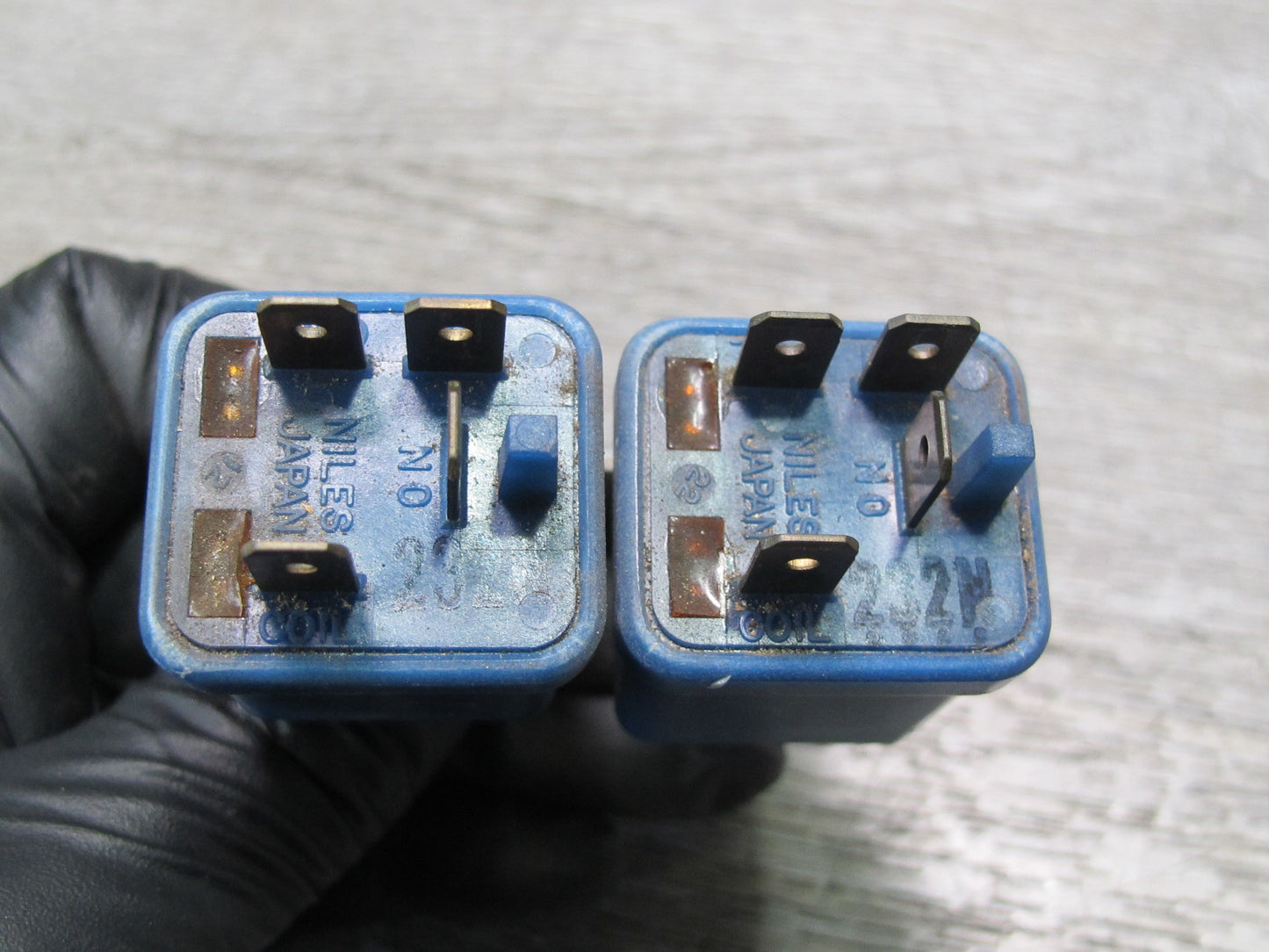 80-83 Datsun Nissan S130 280ZX Fuse Box Relay Pair 2523089977 OEM