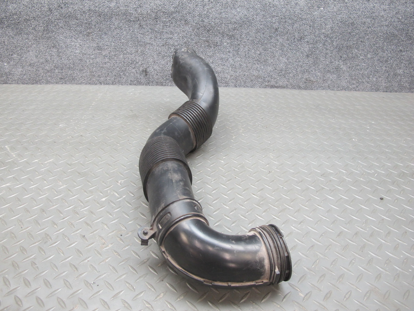 07-13 Mini Cooper S R55 R56 R57 Turbo Air Intake Hose Pipe Line 2753070 OEM