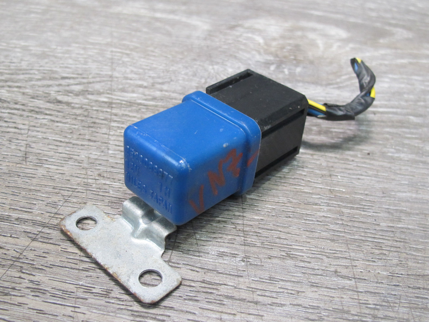 80-83 Datsun Nissan S130 280ZX Fuse Box Relay 2523089977 OEM