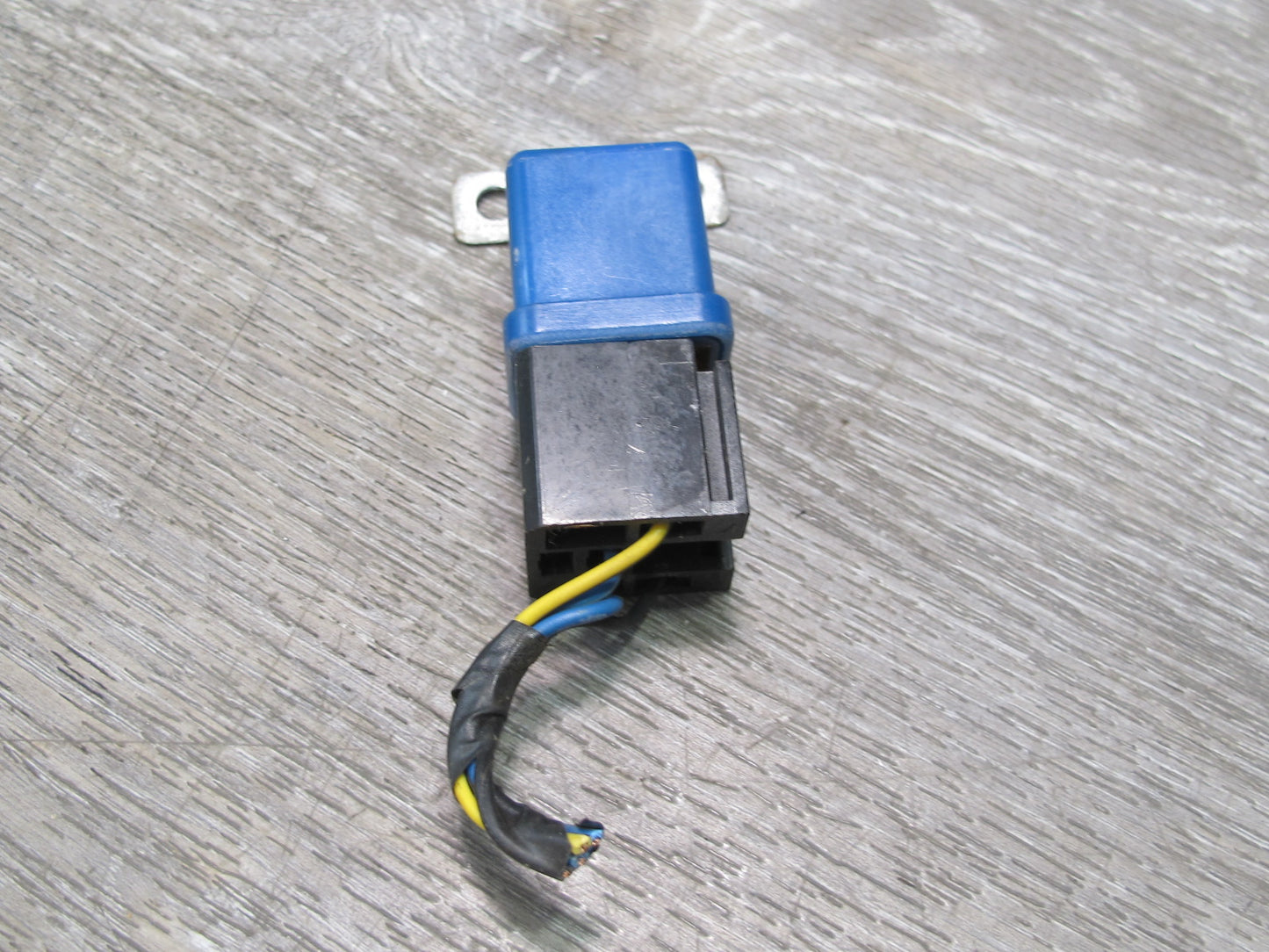 80-83 Datsun Nissan S130 280ZX Fuse Box Relay 2523089977 OEM