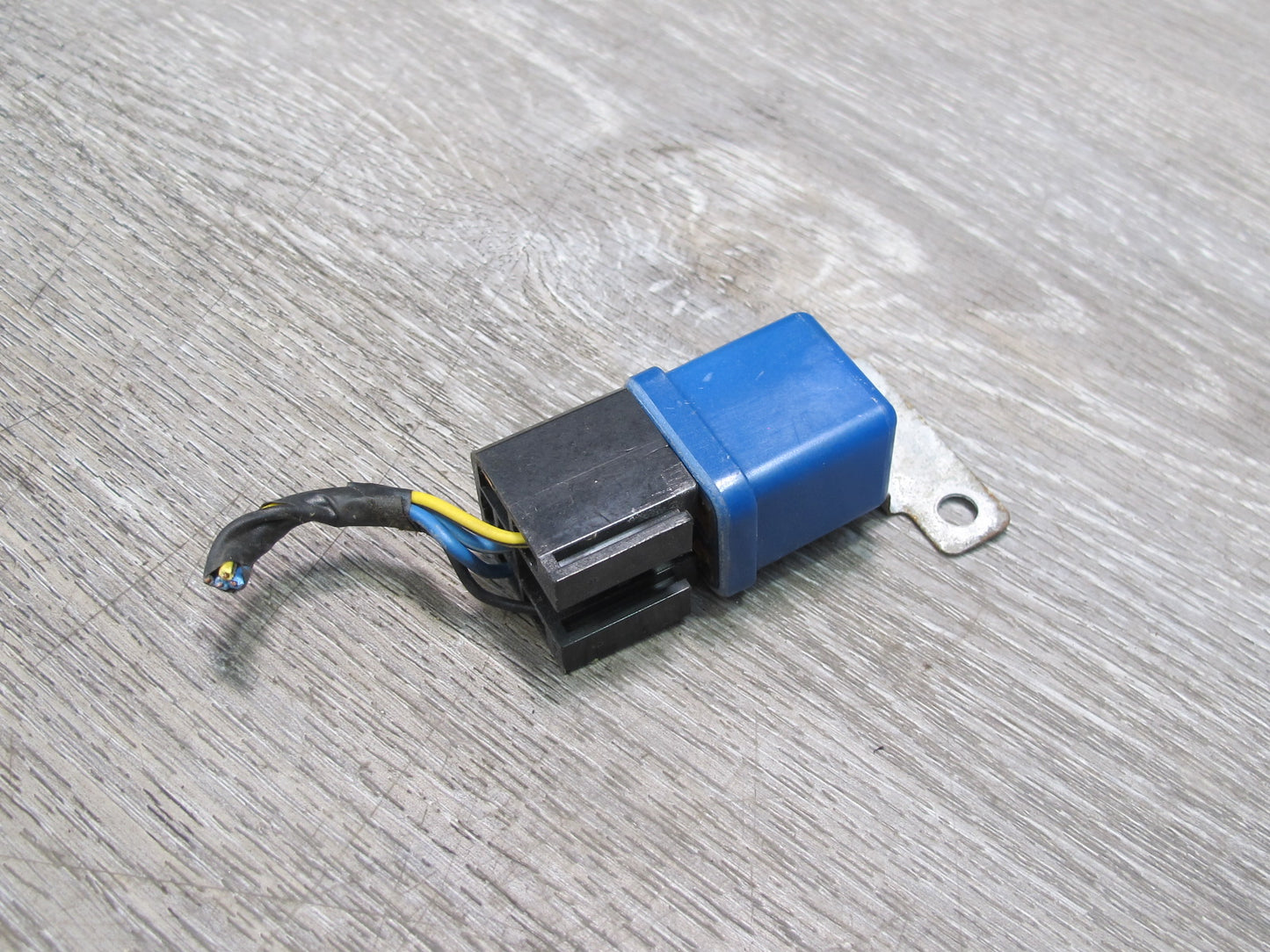 80-83 Datsun Nissan S130 280ZX Fuse Box Relay 2523089977 OEM