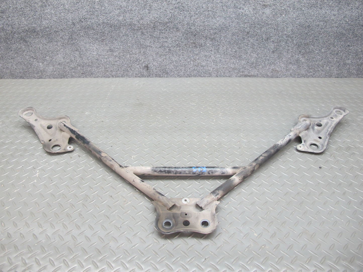 01-05 Lexus JCE10L IS300 Front Engine Suspension Sub Frame Cradle Brace OEM