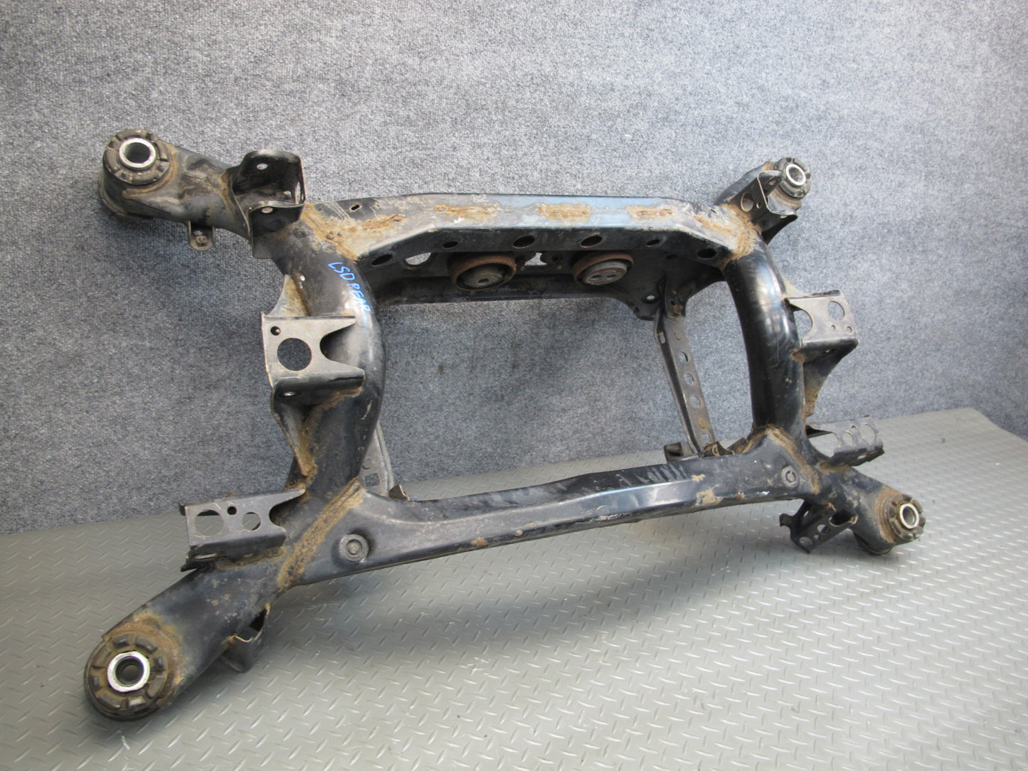 01-06 Lexus UCF30L LS430 Rear Suspension Sub Frame Crossmember Cradle OEM