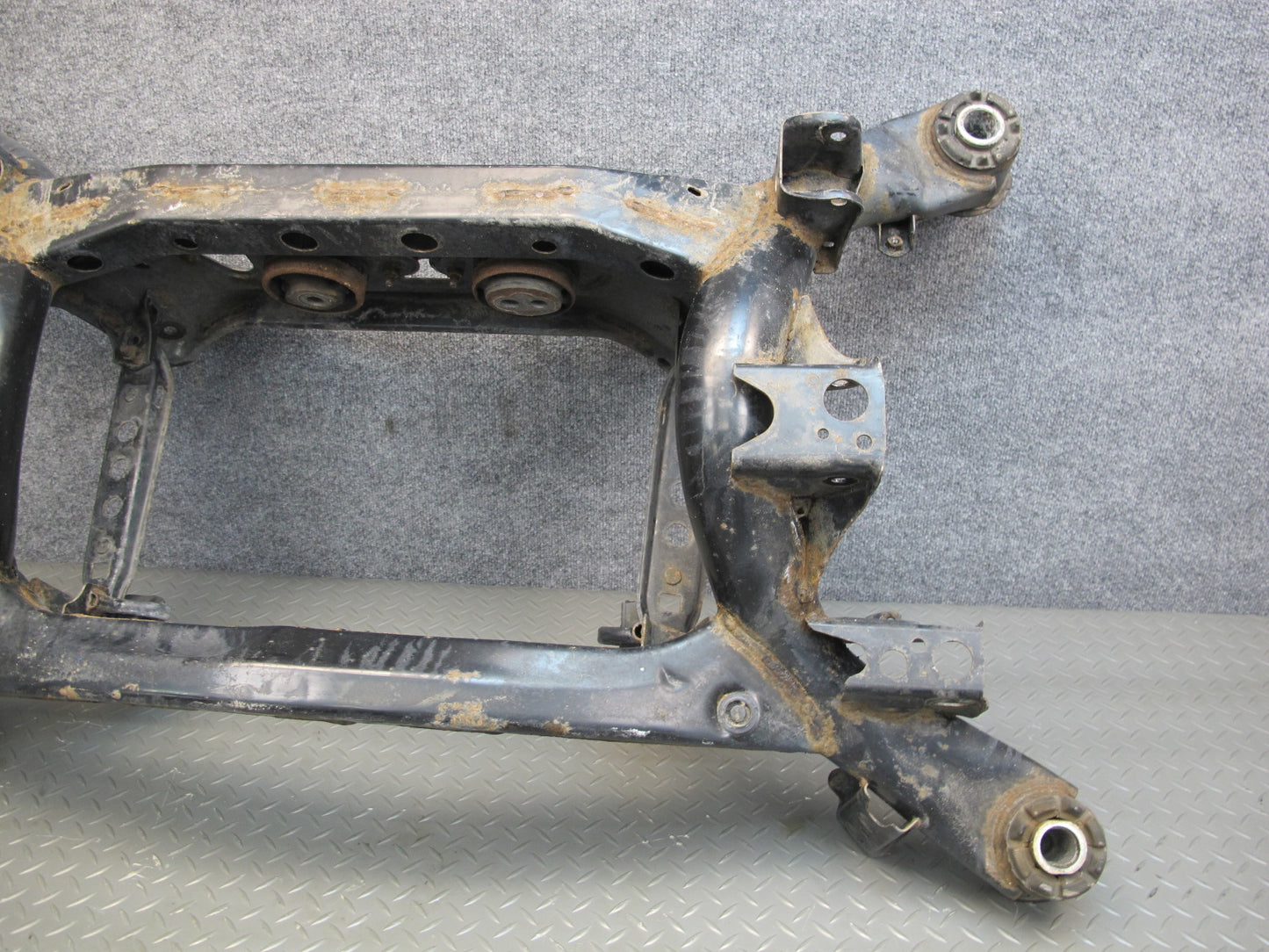 01-06 Lexus UCF30L LS430 Rear Suspension Sub Frame Crossmember Cradle OEM