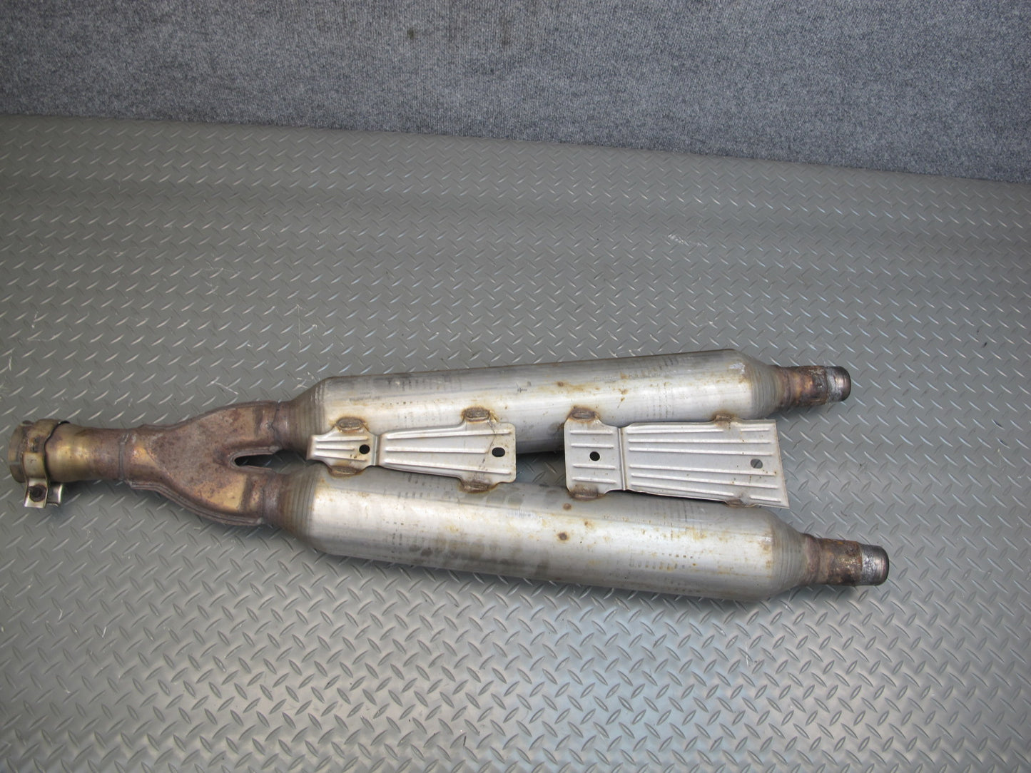 01-06 Lexus UCF30L LS430 Center Exhaust Pipe Line OEM