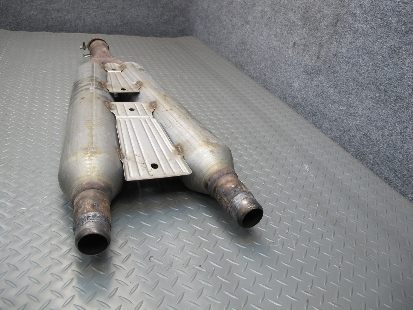01-06 Lexus UCF30L LS430 Center Exhaust Pipe Line OEM