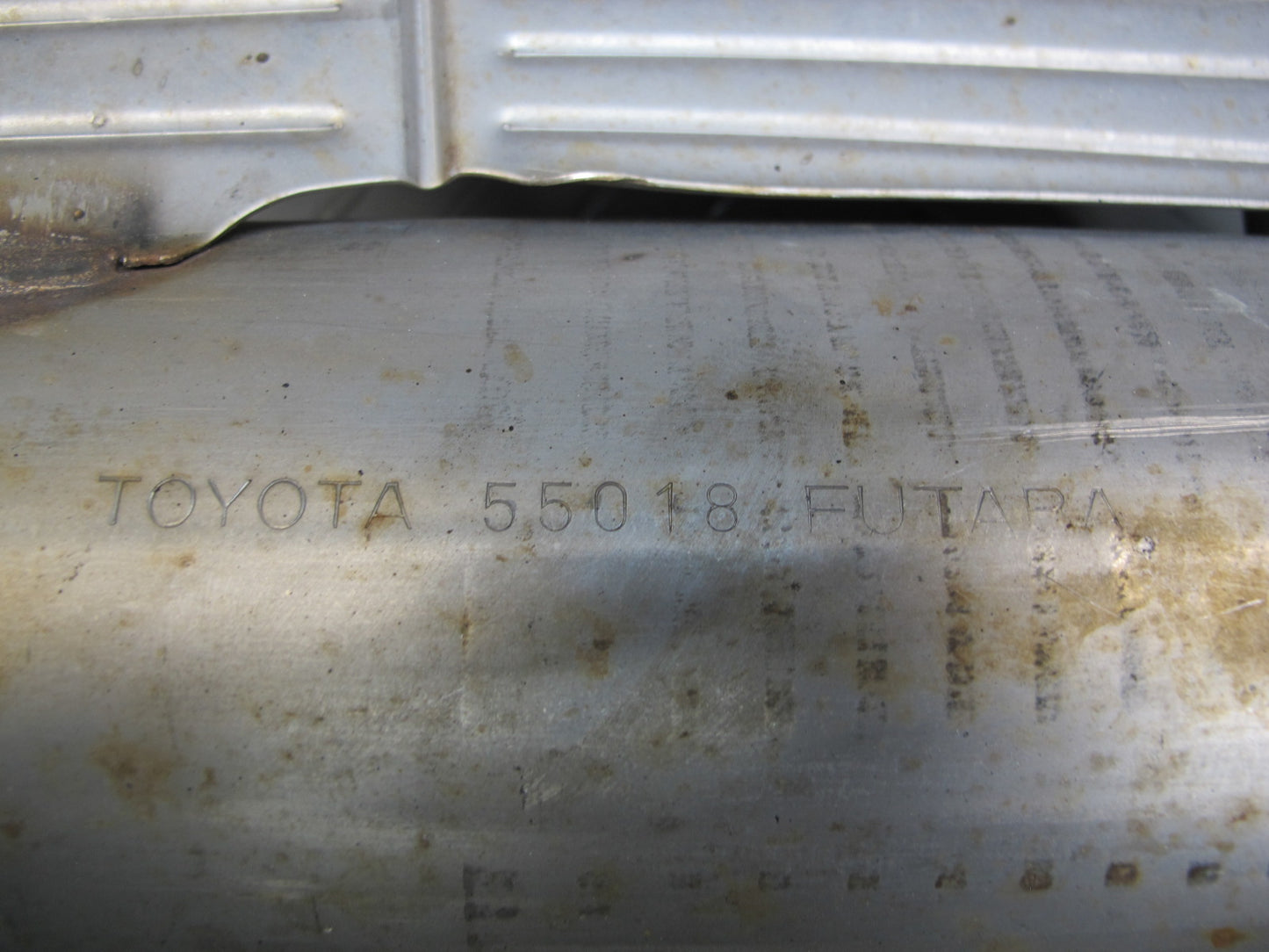 01-06 Lexus UCF30L LS430 Center Exhaust Pipe Line OEM