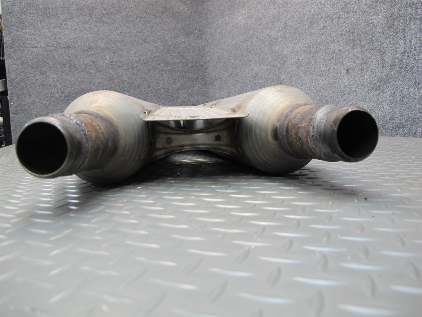 01-06 Lexus UCF30L LS430 Center Exhaust Pipe Line OEM