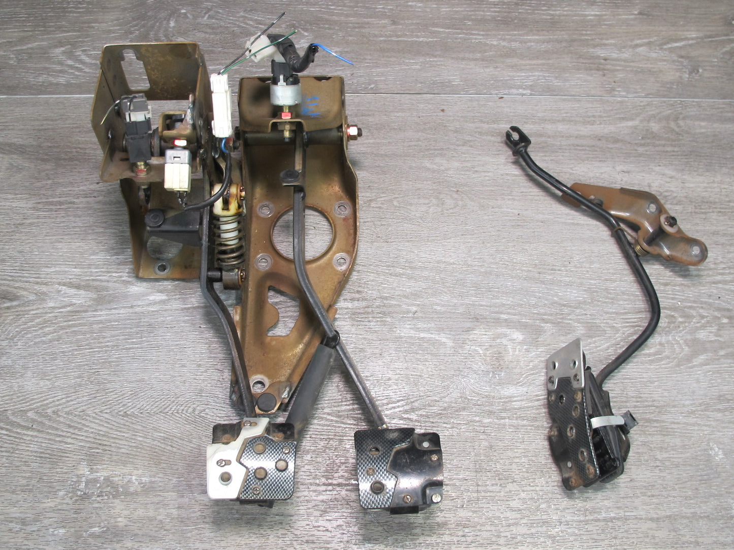 91-93 Mitsubishi 3000GT M/T Gas Acceleration Brake Clutch Pedal Set OEM