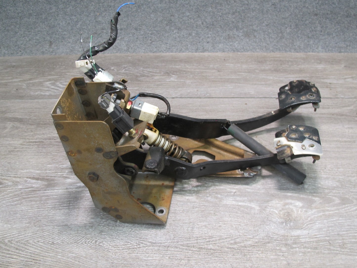 91-93 Mitsubishi 3000GT M/T Gas Acceleration Brake Clutch Pedal Set OEM