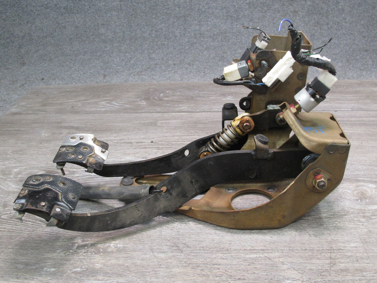91-93 Mitsubishi 3000GT M/T Gas Acceleration Brake Clutch Pedal Set OEM