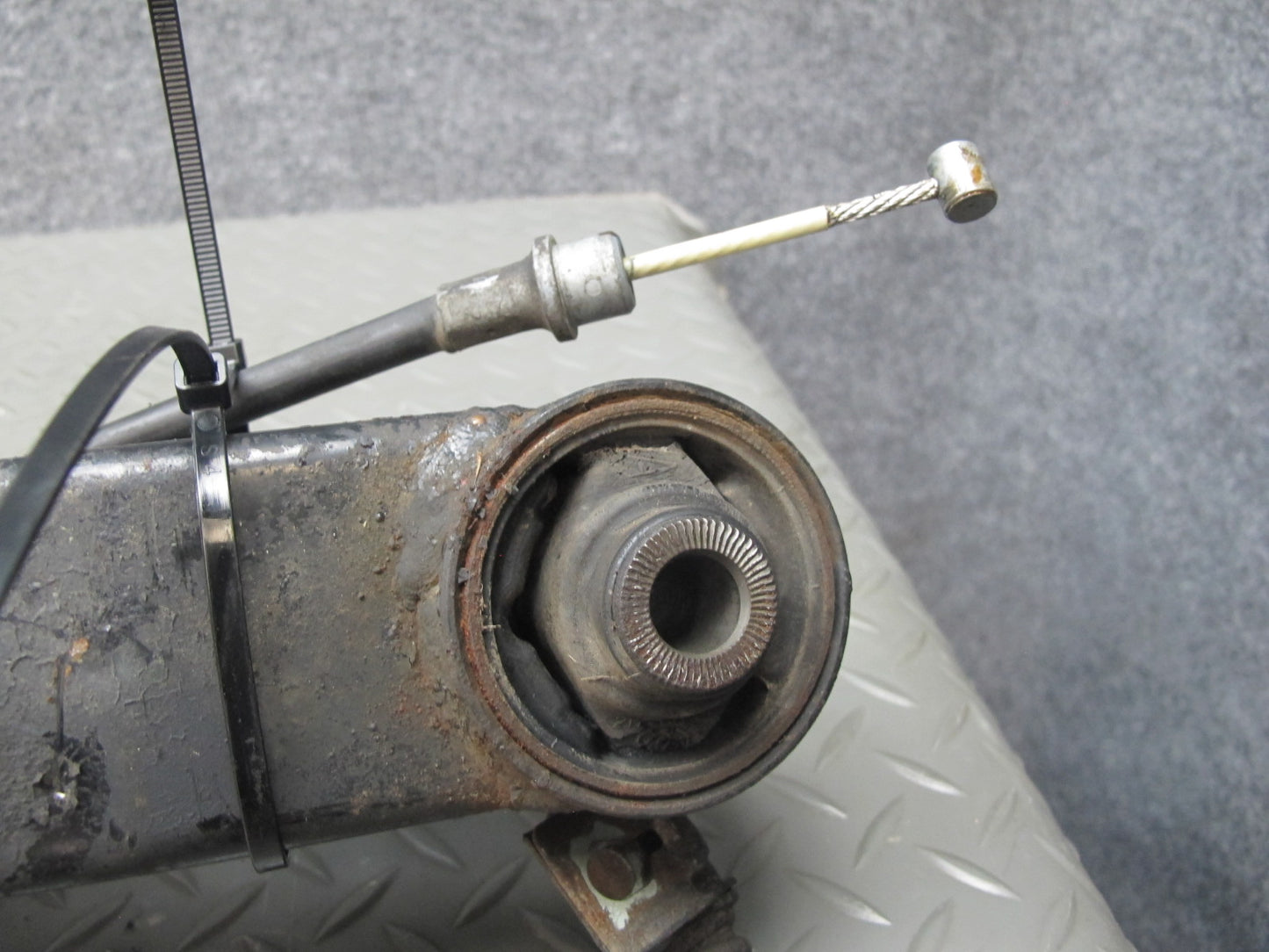 91-99 Mitsubishi 3000GT FWD NA Rear Left Knuckle Wheel Hub Trailing Arm OEM