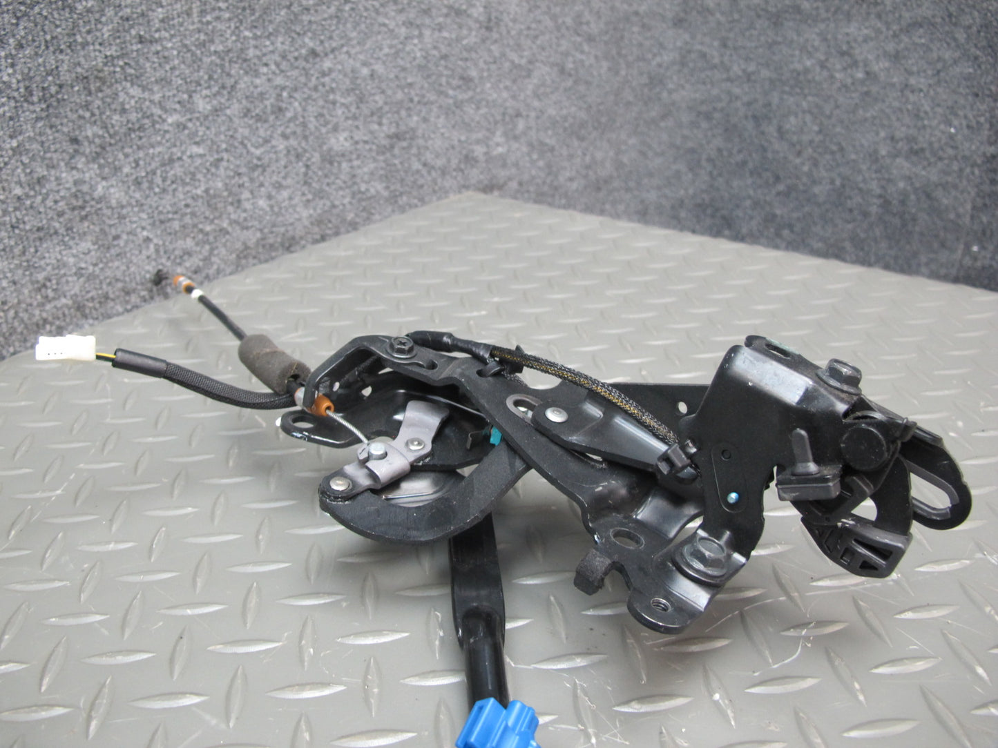 10-15 Lexus IS350 IS250 Convertible Rear Trunk Roof Lock Latch Motor Assy OEM