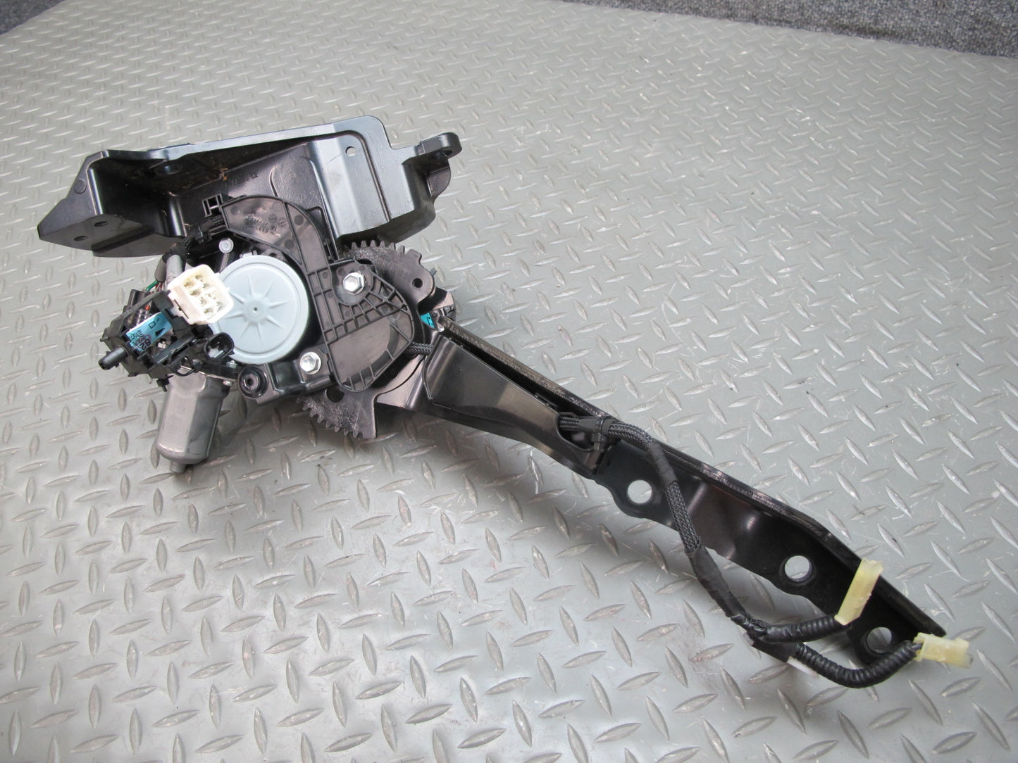 10-15 Lexus IS350 IS250 Convertible Rear Left Side TOP Roof Motor Hinge OEM