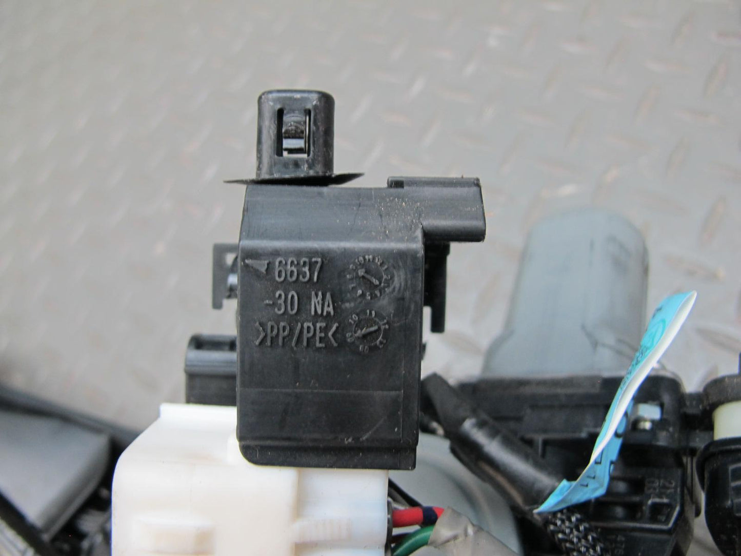 10-15 Lexus IS350 IS250 Convertible Rear Left Side TOP Roof Motor Hinge OEM