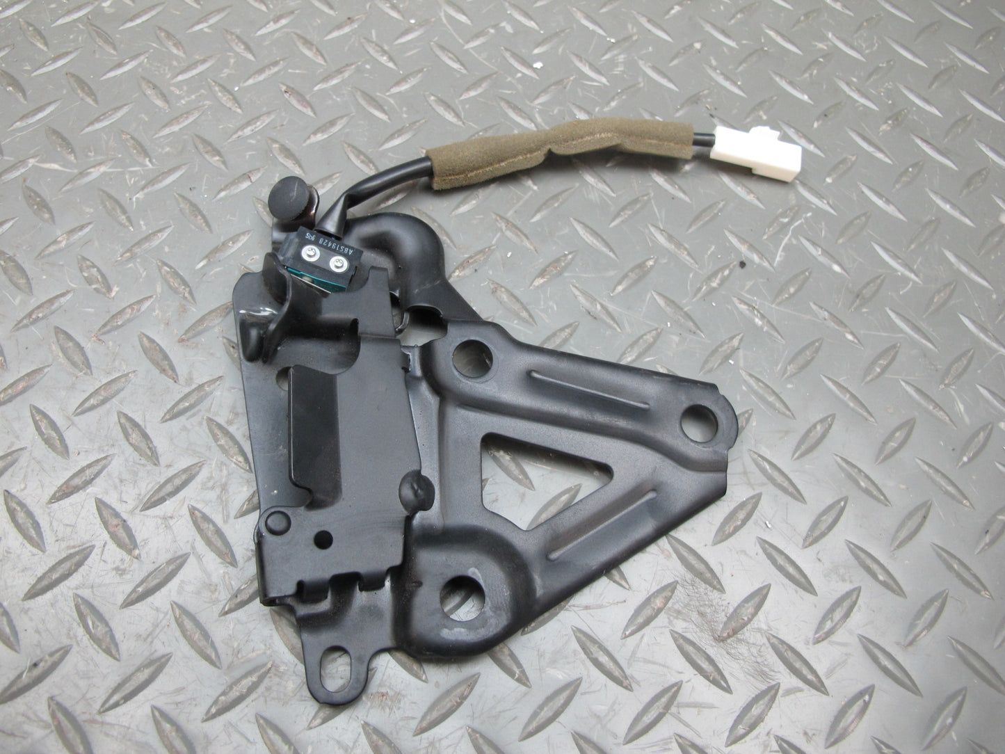 10-15 Lexus IS350 IS250 Convertible Set of 2 Front TOP Roof Lock Latch OEM