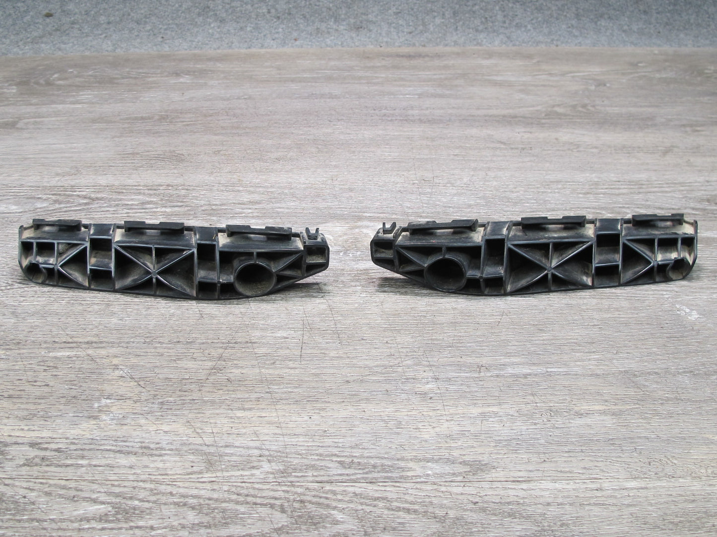 10-15 Lexus IS350 IS250 GSE20L Set of 2 Front Bumper Left & Right Bracket OEM