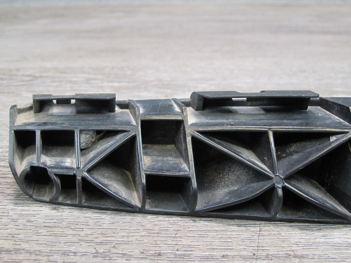 10-15 Lexus IS350 IS250 GSE20L Set of 2 Front Bumper Left & Right Bracket OEM