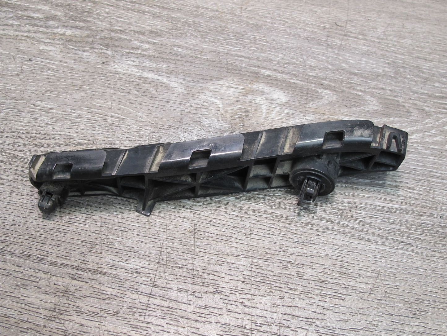 10-15 Lexus IS350 IS250 GSE20L Set of 2 Front Bumper Left & Right Bracket OEM