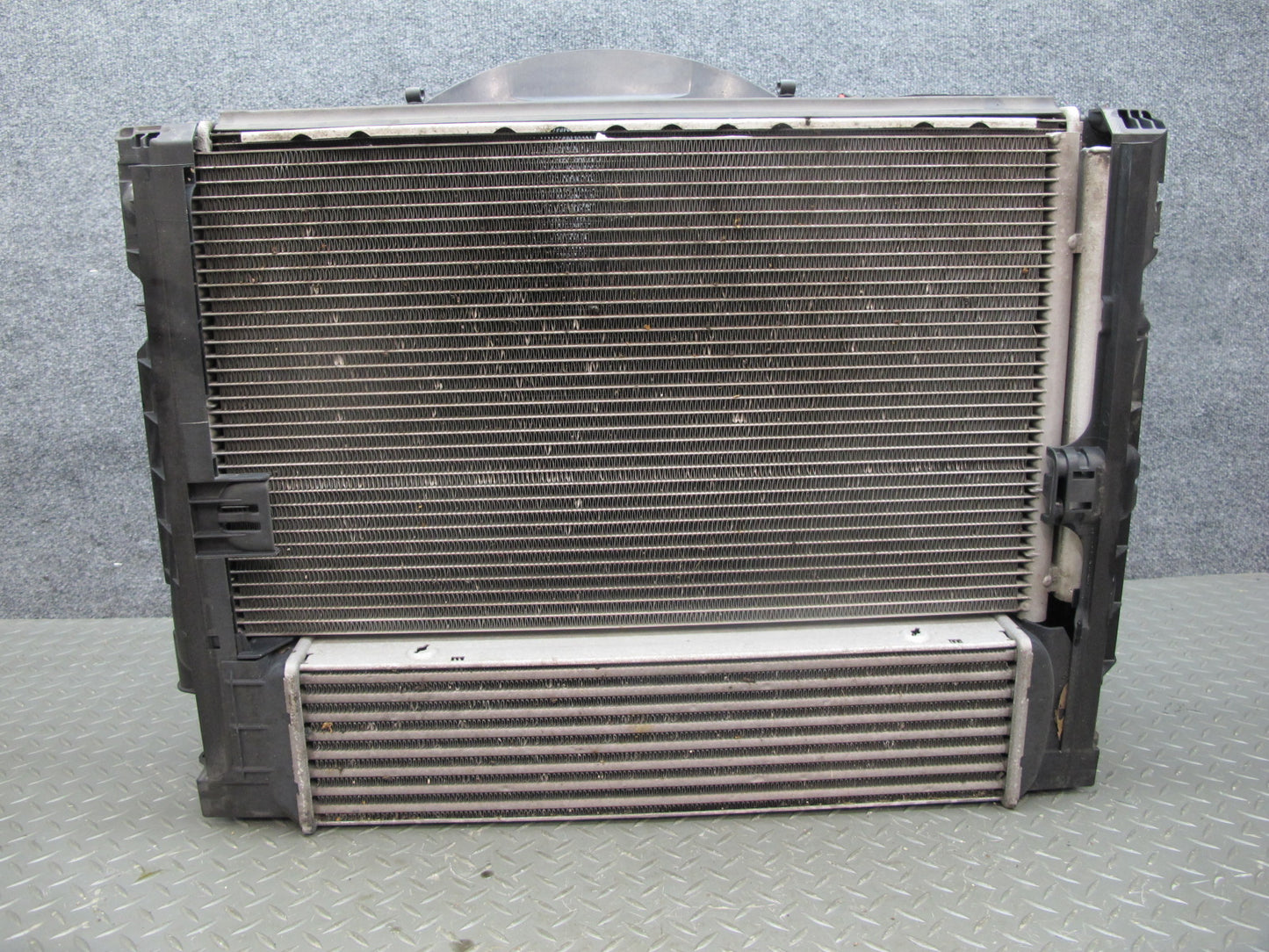 12-16 BMW E89 Z4 28i N20 Engine Radiator Condenser Oil Cooler Fan Shroud OEM