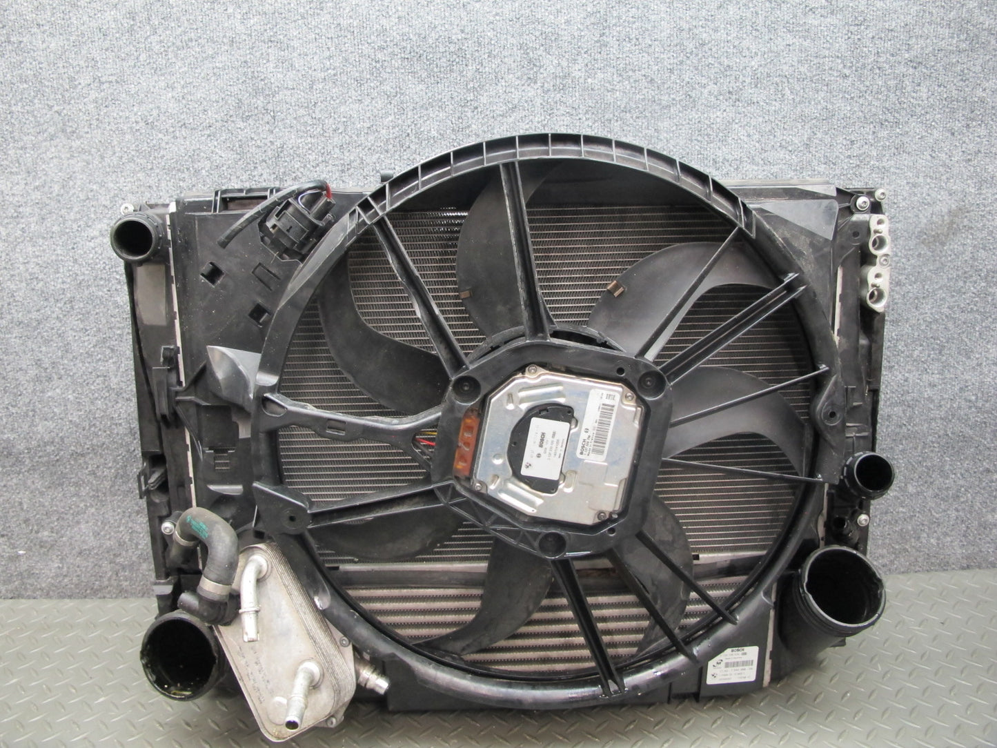 12-16 BMW E89 Z4 28i N20 Engine Radiator Condenser Oil Cooler Fan Shroud OEM