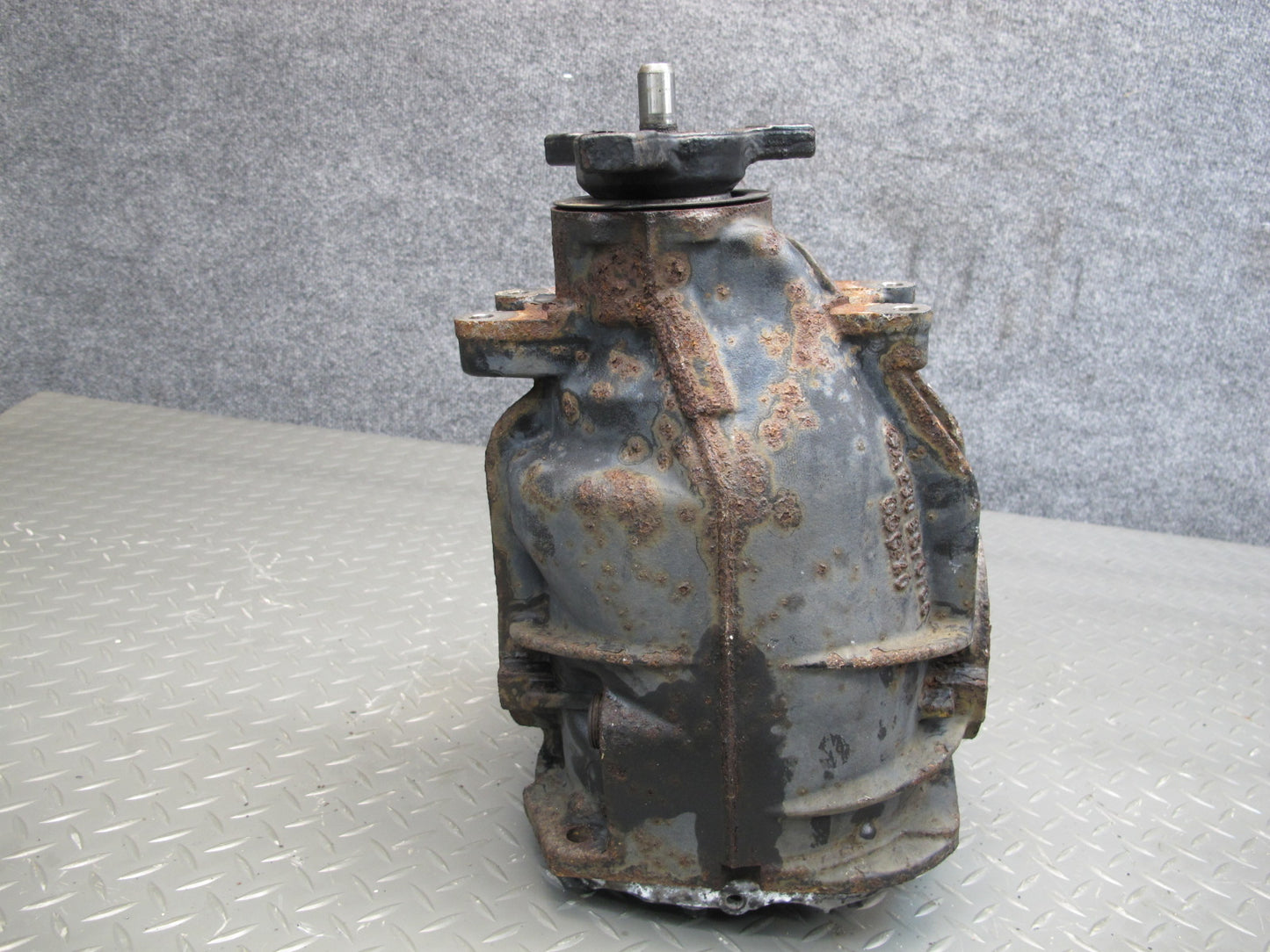 03-06 Mercedes R230 SL500 Rear Differential Carrier 2.82 Ratio 87k Miles OEM