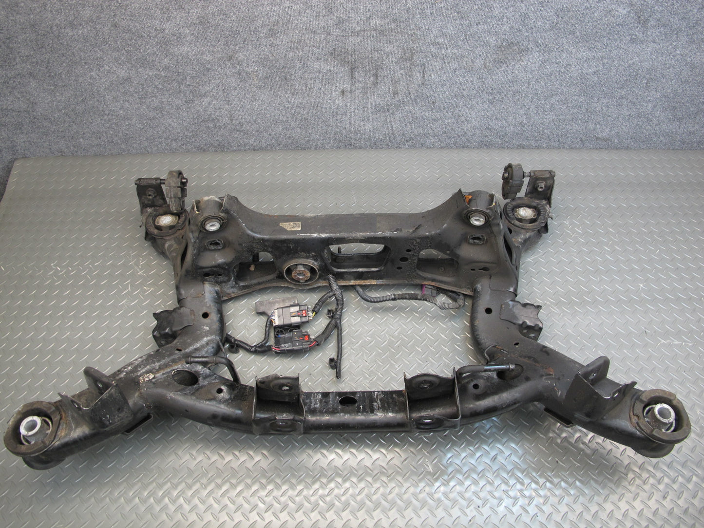 16-23 Chevrolet Camaro SS 6.2L Convertible Rear Crossmember Subframe Set OEM