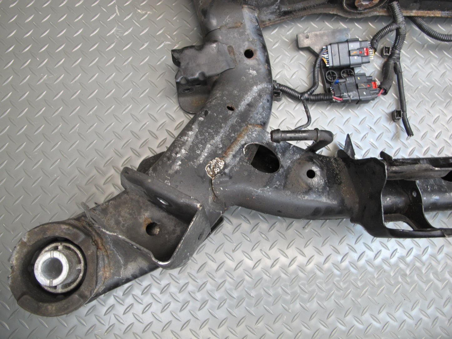 16-23 Chevrolet Camaro SS 6.2L Convertible Rear Crossmember Subframe Set OEM
