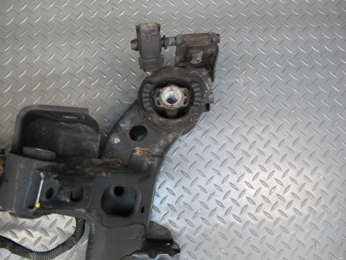 16-23 Chevrolet Camaro SS 6.2L Convertible Rear Crossmember Subframe Set OEM