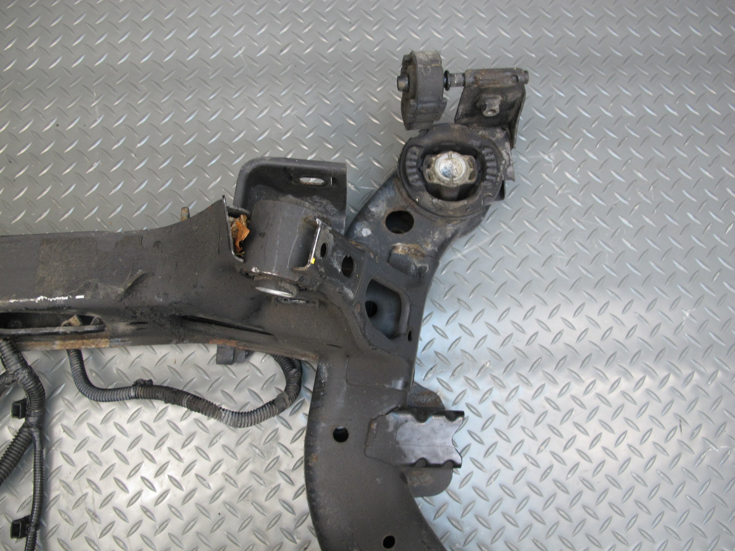 16-23 Chevrolet Camaro SS 6.2L Convertible Rear Crossmember Subframe Set OEM