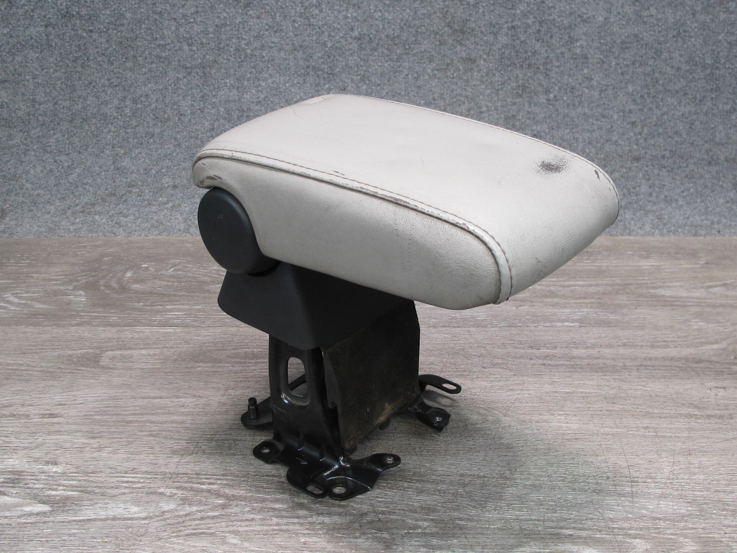 02-05 Lexus JCE10L IS300 Center Console Leather Armrest w Bracket OEM