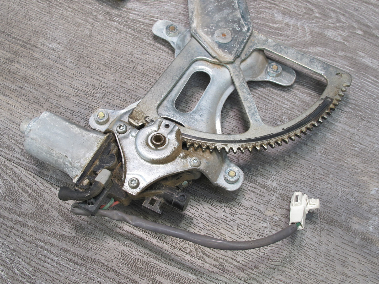 01-05 Lexus JCE10 IS300 Front Right Door Window Regulator w Motor OEM
