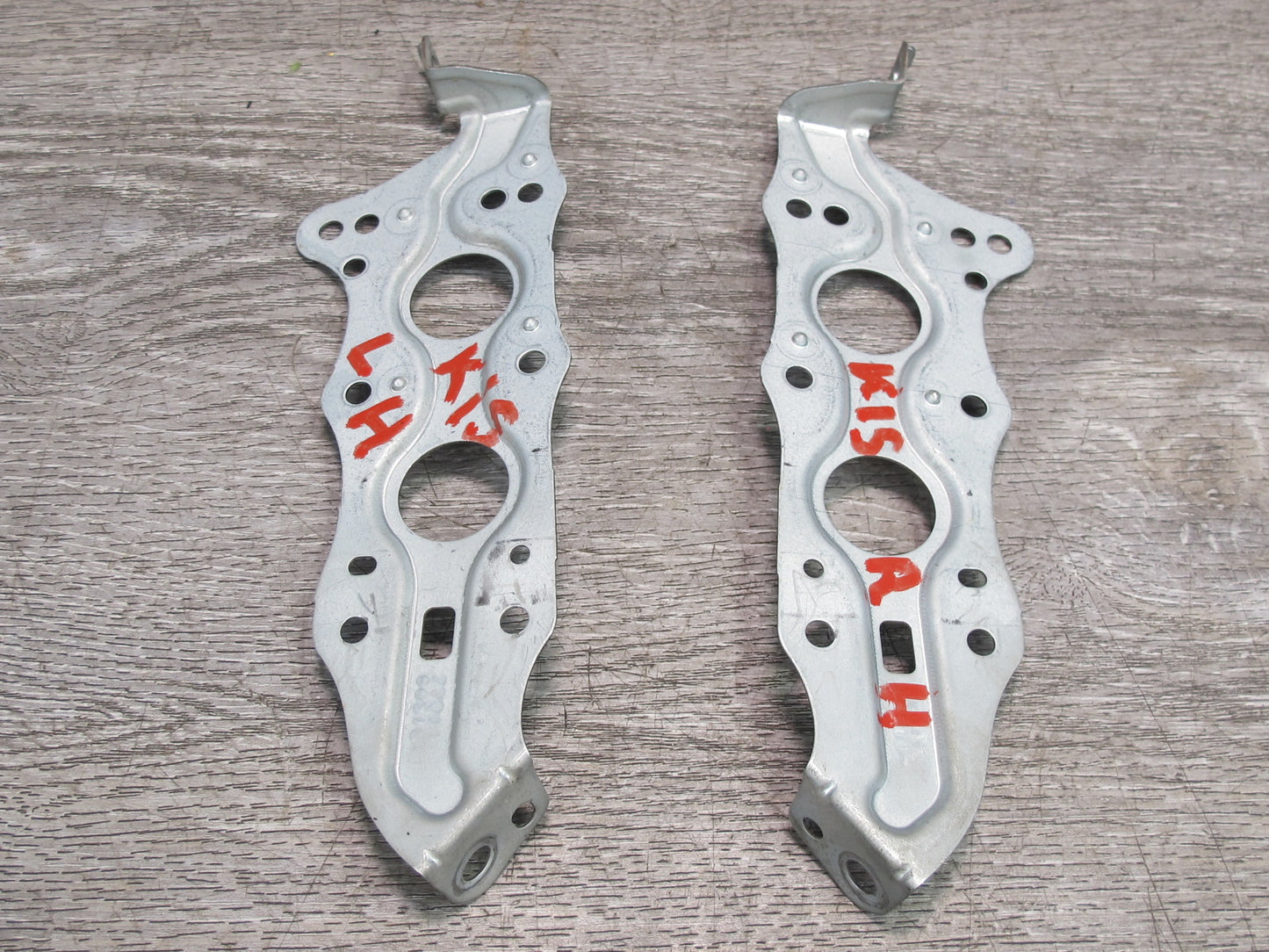 01-05 Lexus JCE10L IS300 Radio Stereo Climate Mount Bracket Support Set OEM