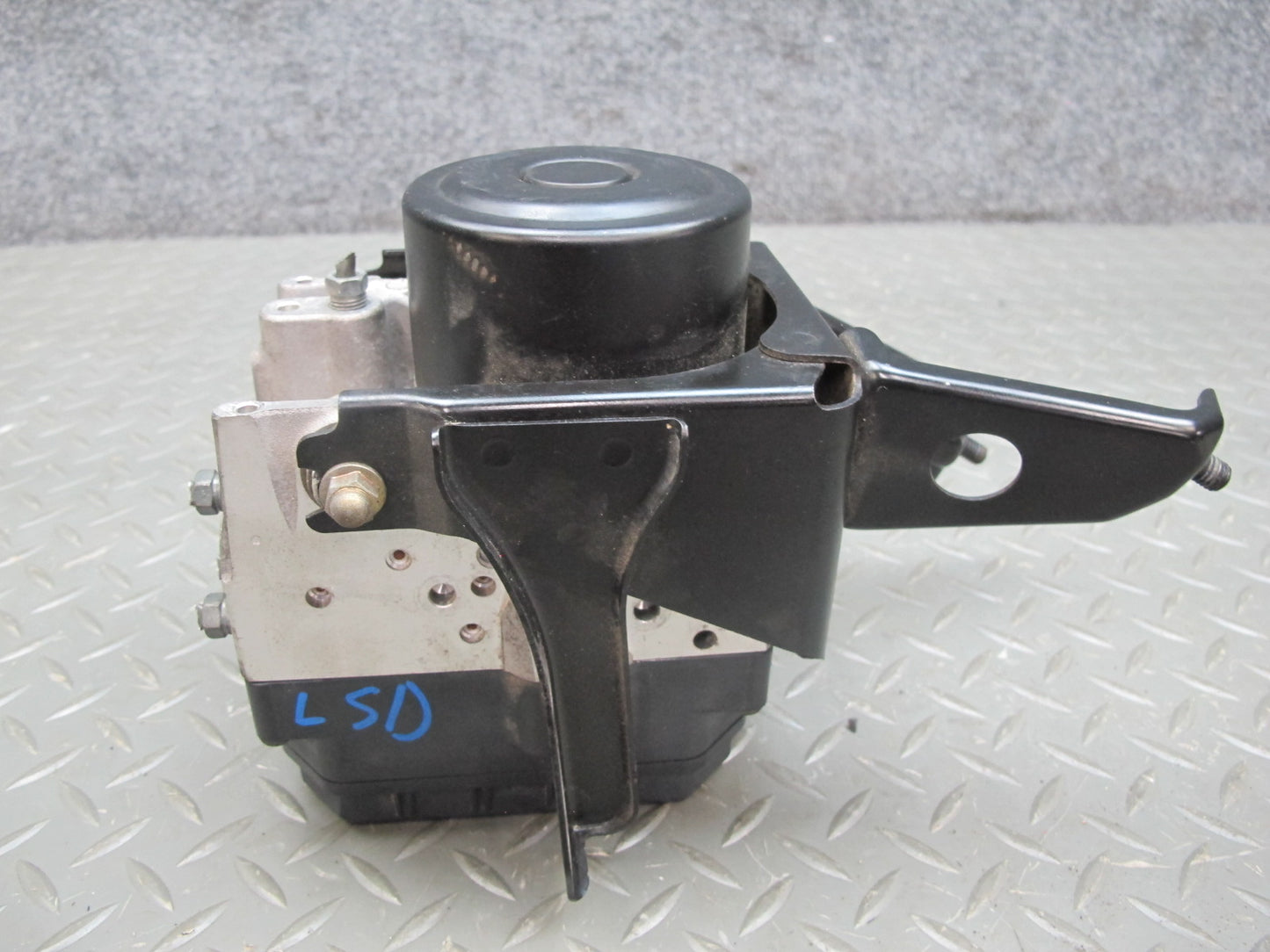04-06 Lexus UCF30L LS430 Anti Lock Brake ABS Pump Module 44540-50040 OEM