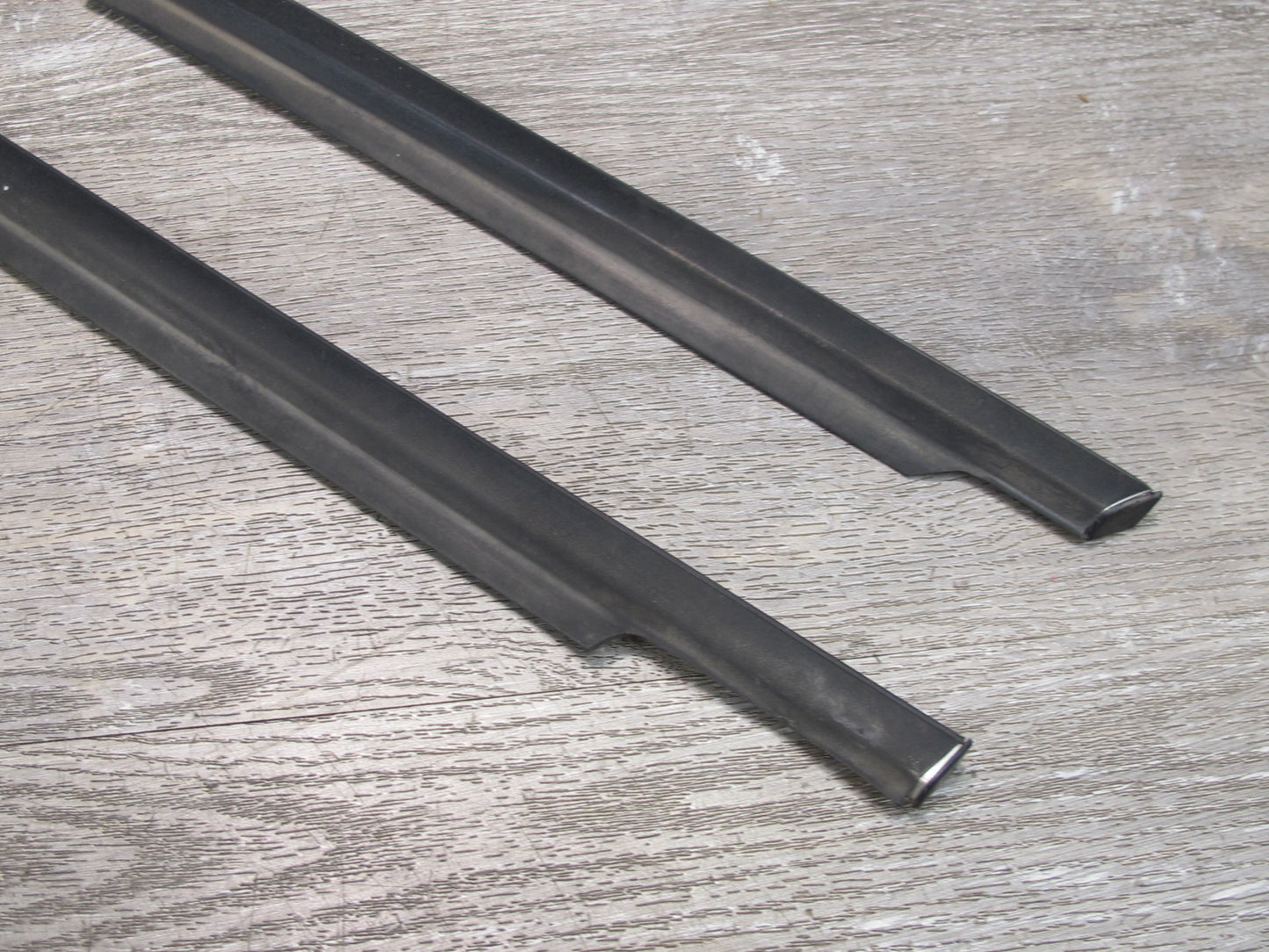 01-05 Lexus IS300 Sedan Front & Rear Door Window Weatherstrip Molding OEM