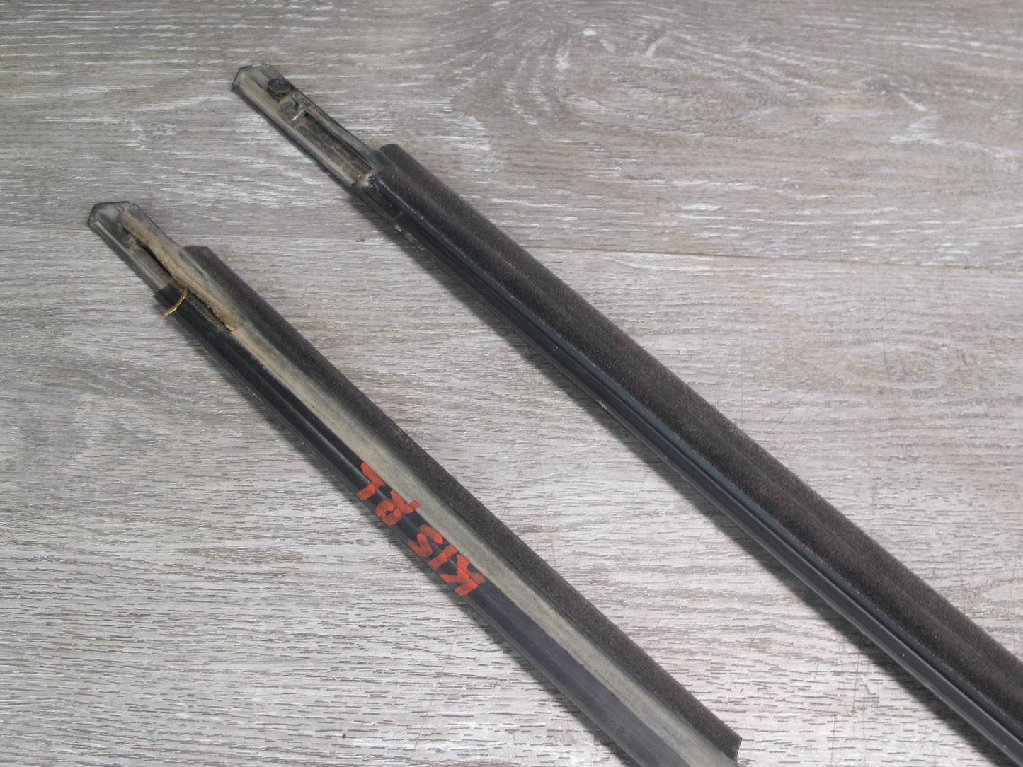 01-05 Lexus IS300 Sedan Front & Rear Door Window Weatherstrip Molding OEM