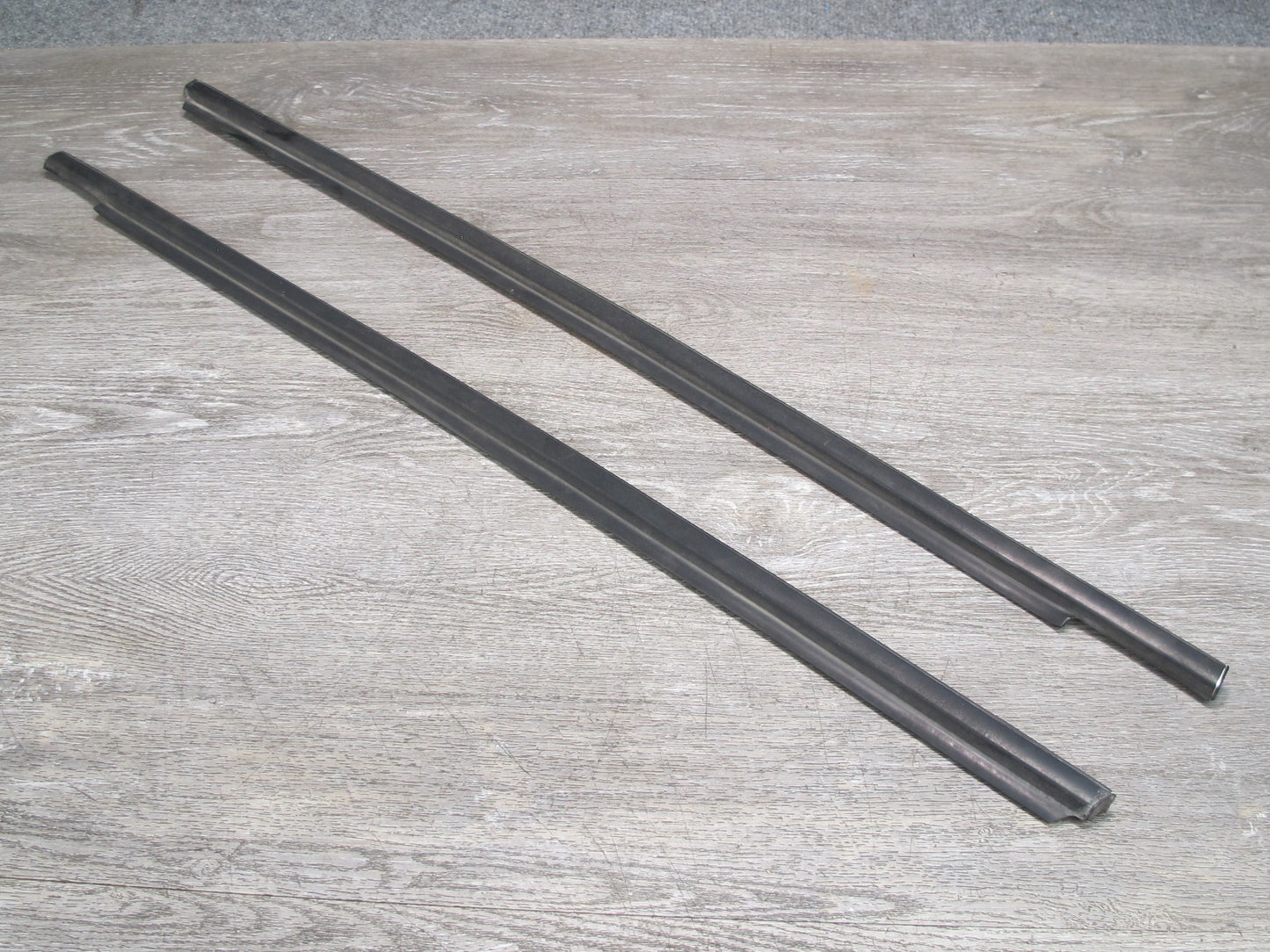 01-05 Lexus IS300 Sedan Front & Rear Door Window Weatherstrip Molding OEM