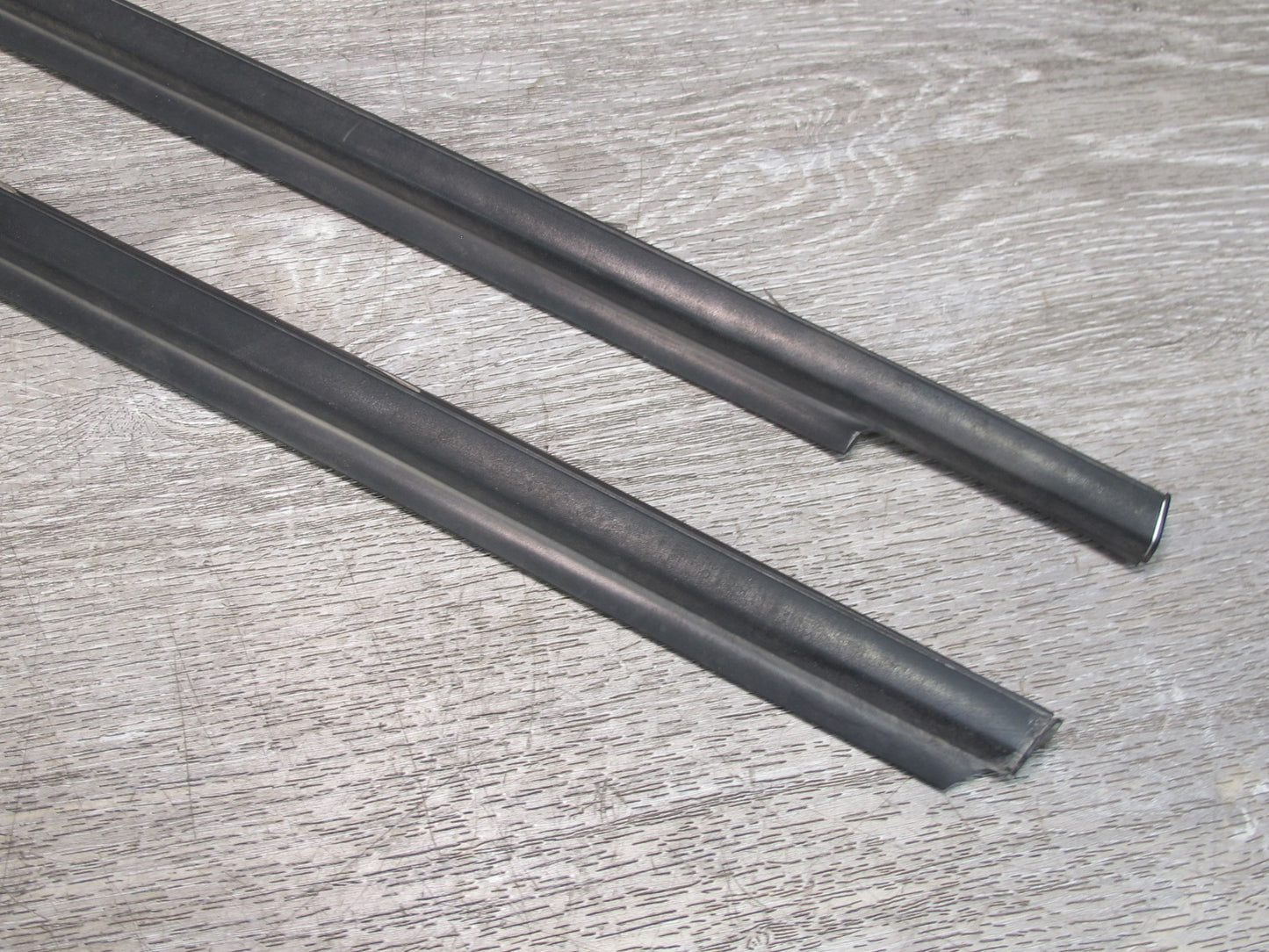 01-05 Lexus IS300 Sedan Front & Rear Door Window Weatherstrip Molding OEM