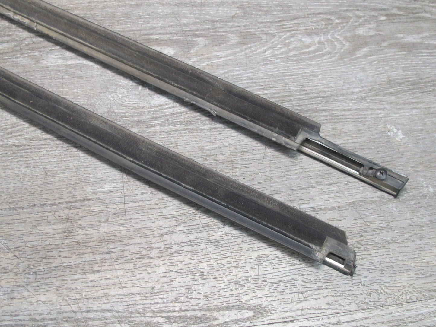 01-05 Lexus IS300 Sedan Front & Rear Door Window Weatherstrip Molding OEM