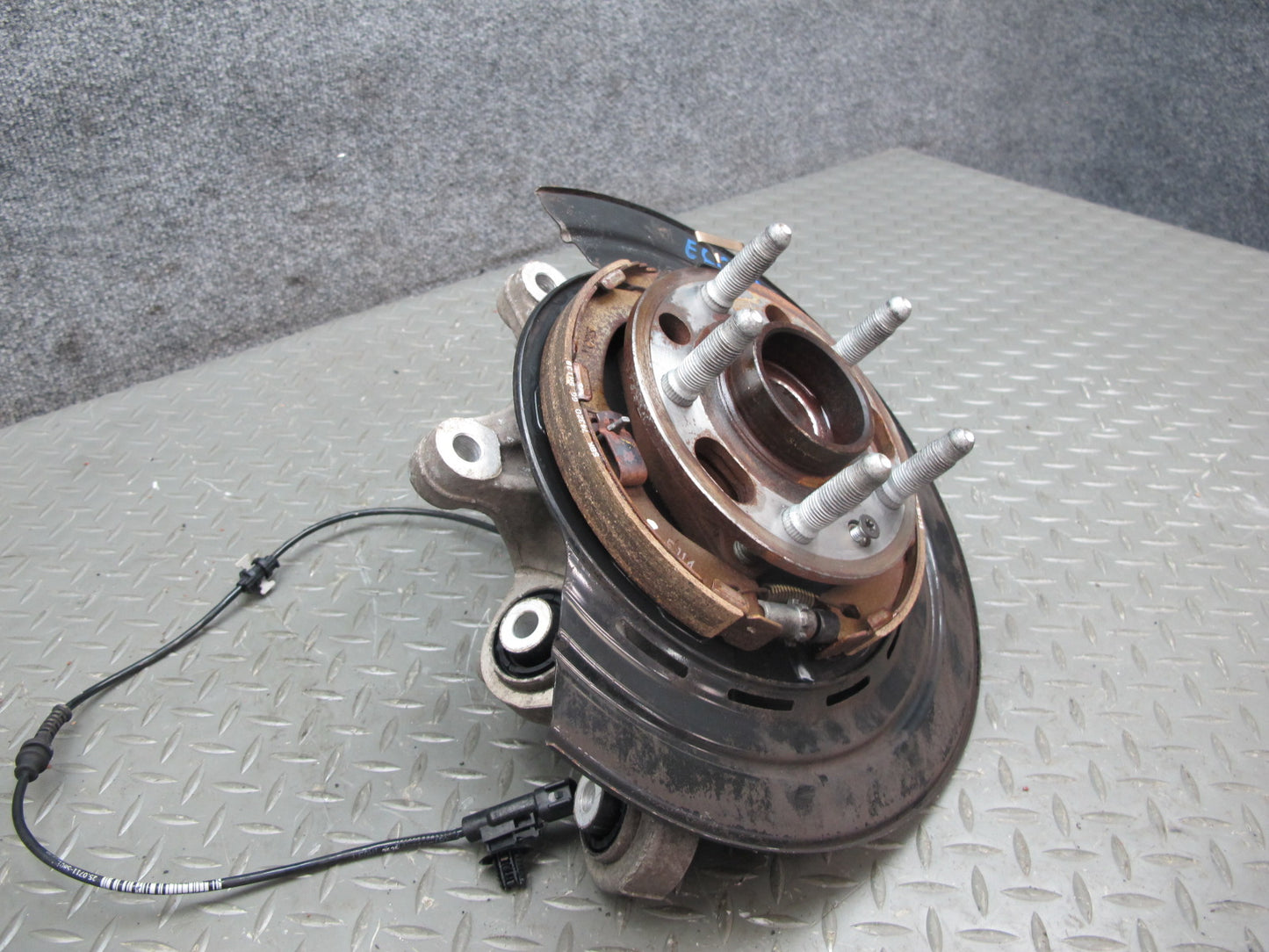 16-23 Chevrolet Camaro SS 6.2 Rear Right Spindle Knuckle Wheel Hub Bearing OEM