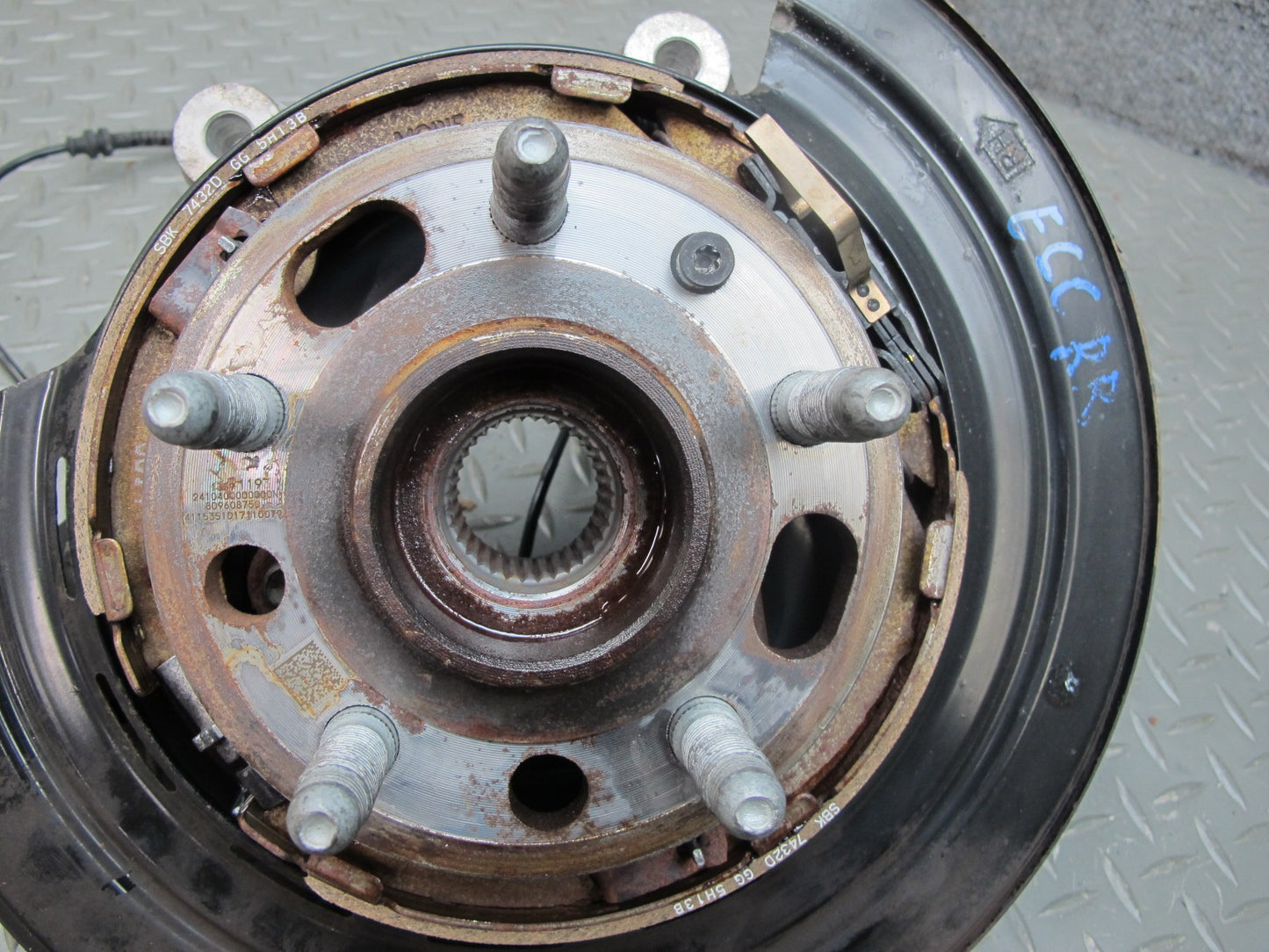16-23 Chevrolet Camaro SS 6.2 Rear Right Spindle Knuckle Wheel Hub Bearing OEM
