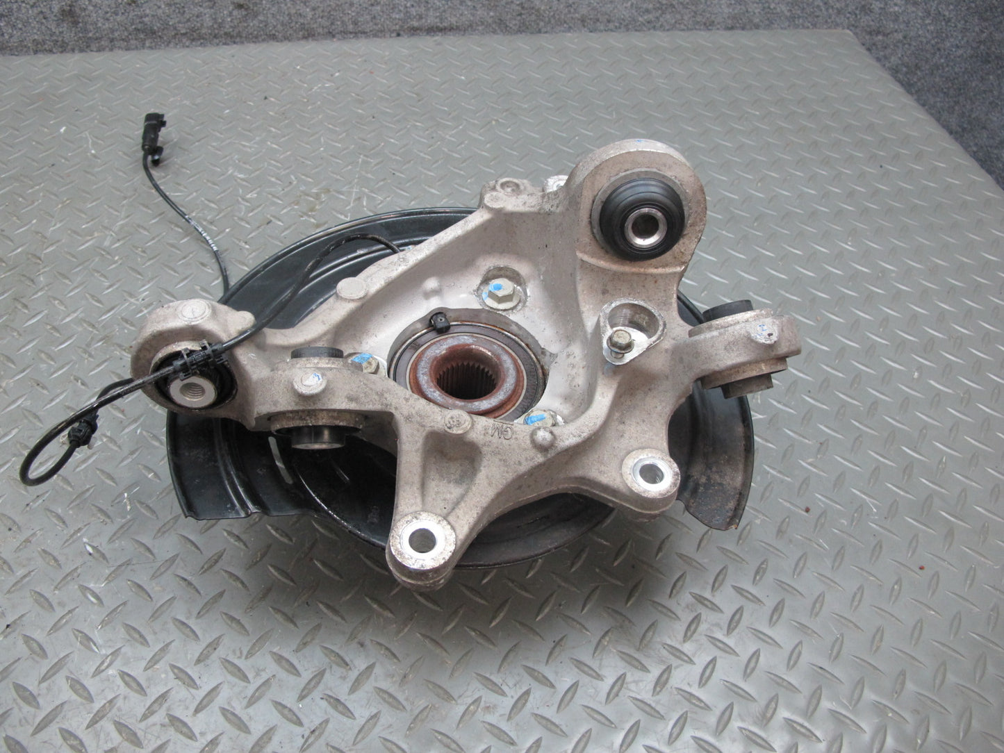 16-23 Chevrolet Camaro SS 6.2 Rear Right Spindle Knuckle Wheel Hub Bearing OEM