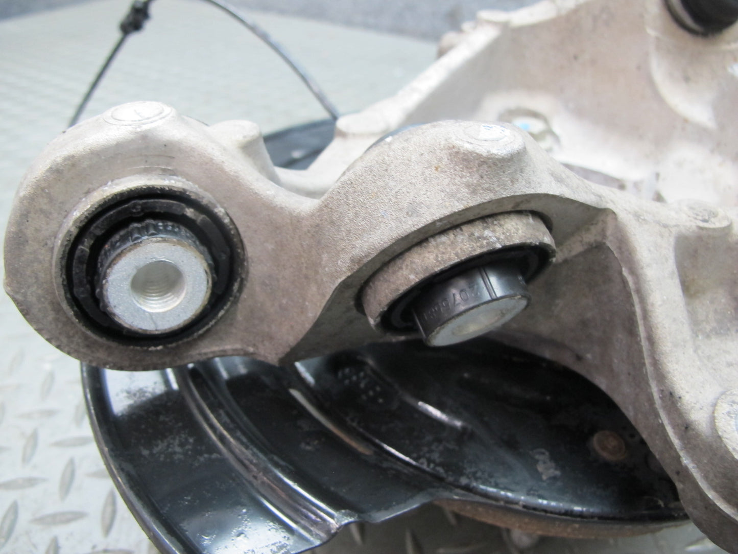 16-23 Chevrolet Camaro SS 6.2 Rear Right Spindle Knuckle Wheel Hub Bearing OEM