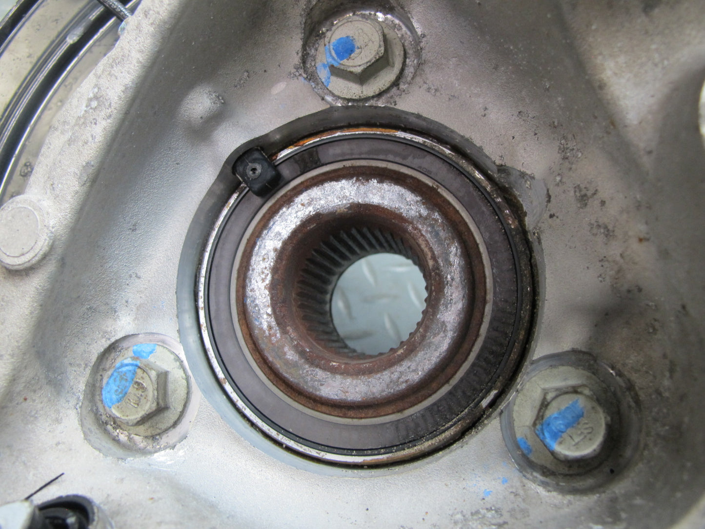16-23 Chevrolet Camaro SS 6.2 Rear Right Spindle Knuckle Wheel Hub Bearing OEM