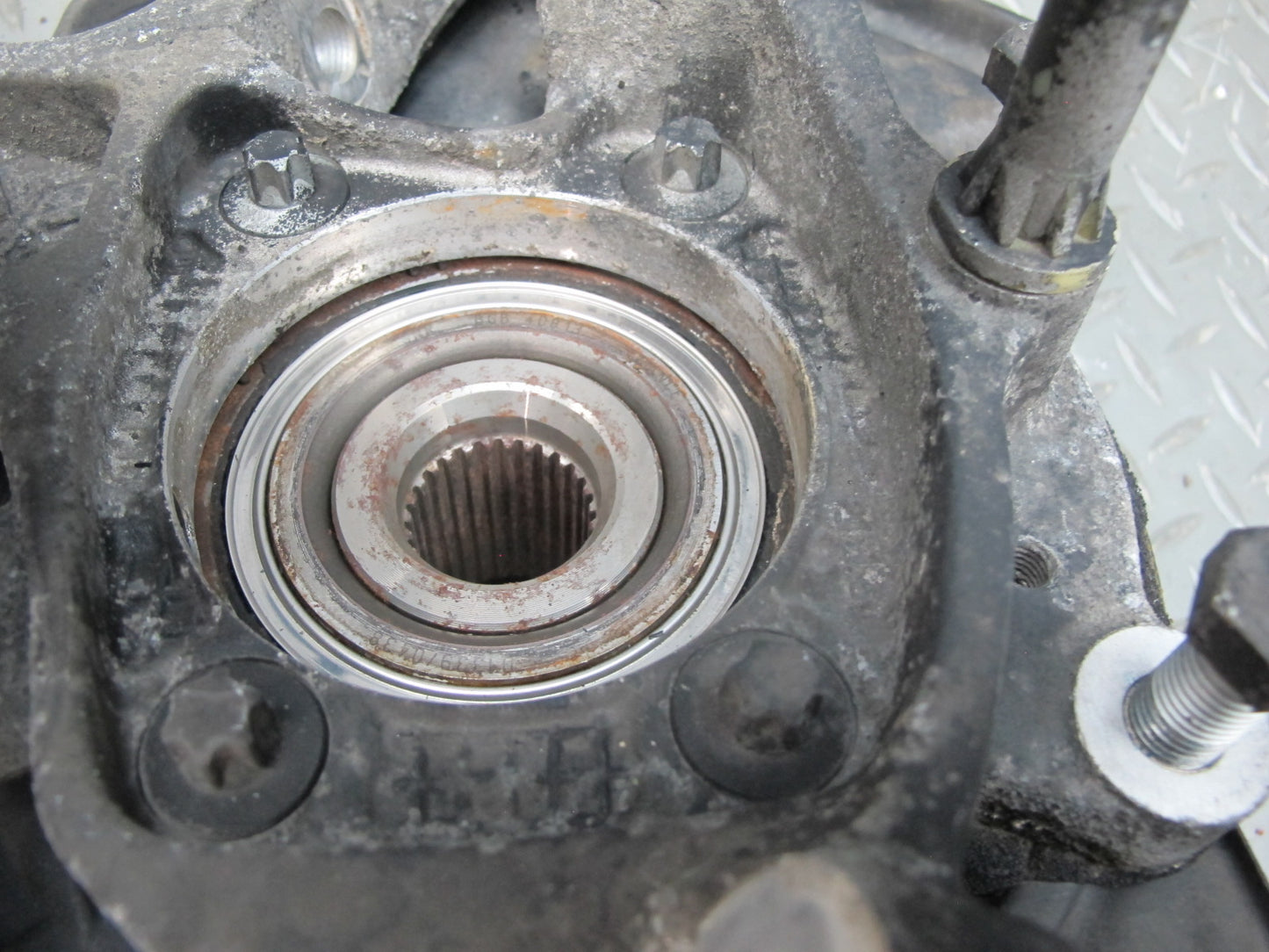 03-08 Mercedes R230 Sl-class Rear Right Spindle Knuckle Wheel Hub Bearing OEM