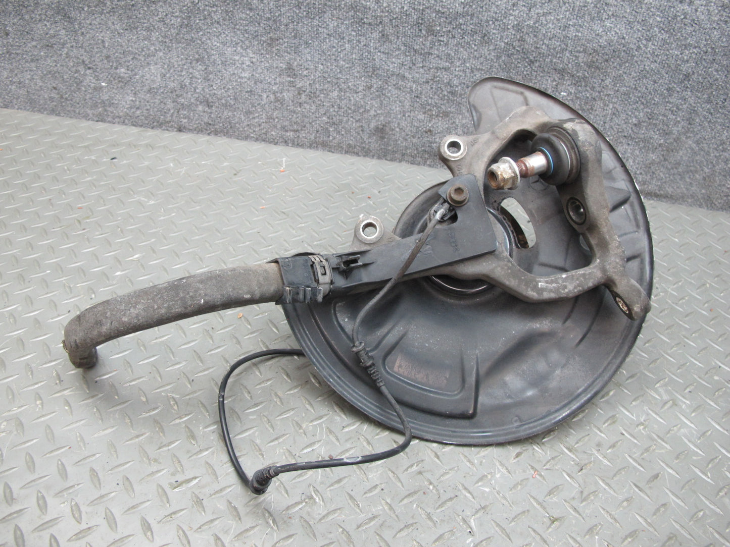 03-08 Mercedes R230 Sl-class Front Left Spindle Knuckle Wheel Hub Bearing OEM