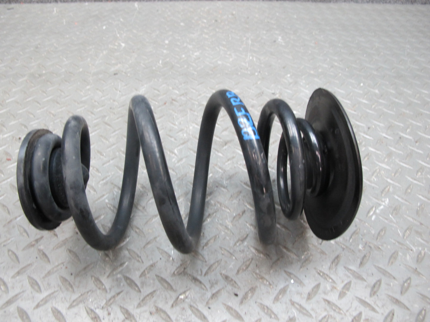 09-16 BMW E89 Z4 Set of 2 Rear Left & Right Suspension Coil Spring OEM