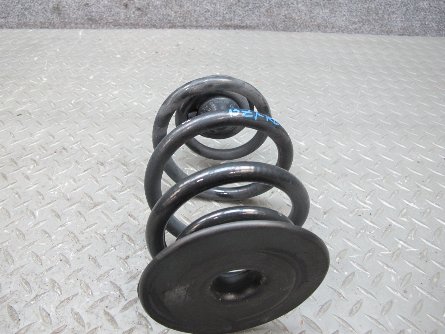 09-16 BMW E89 Z4 Set of 2 Rear Left & Right Suspension Coil Spring OEM