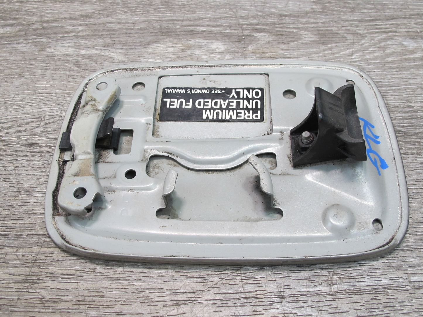 98-05 Lexus GS300 GS430 Fuel Tank Filler Door Lid Cover Silver OEM